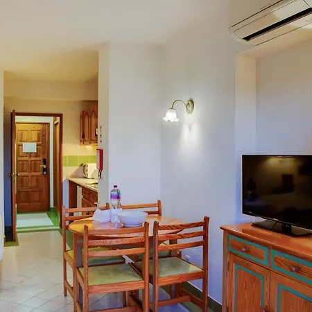 Ourabay - Art & Holidays Ξενοδοχείο με διαμερίσματα