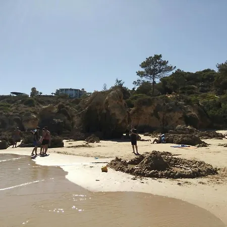 Ξενοδοχείο με διαμερίσματα Ourabay - Art & Holidays 4*