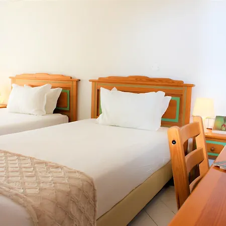 Ξενοδοχείο με διαμερίσματα Ourabay - Art & Holidays Αλμπουφέιρα