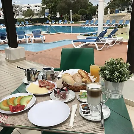 Ξενοδοχείο με διαμερίσματα Ourabay - Art & Holidays