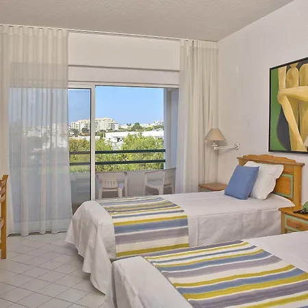 Ξενοδοχείο με διαμερίσματα Ourabay - Art & Holidays 4*