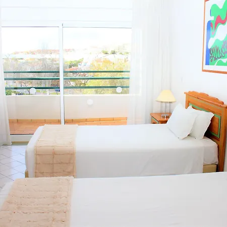 Ourabay - Art & Holidays Appart hôtel