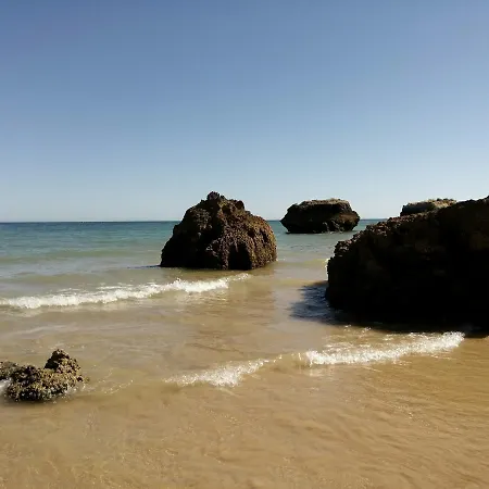 Lägenhetshotell Ourabay - Art & Holidays