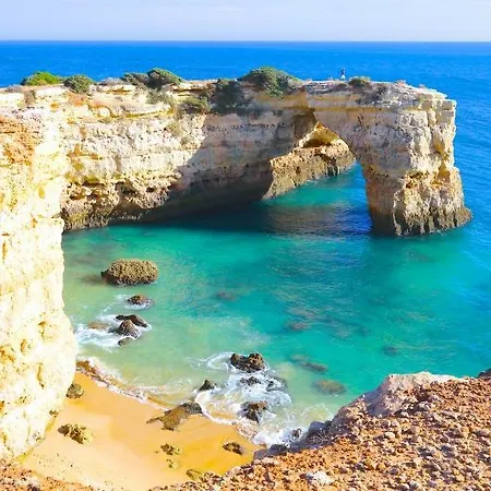 Lägenhetshotell Ourabay - Art & Holidays